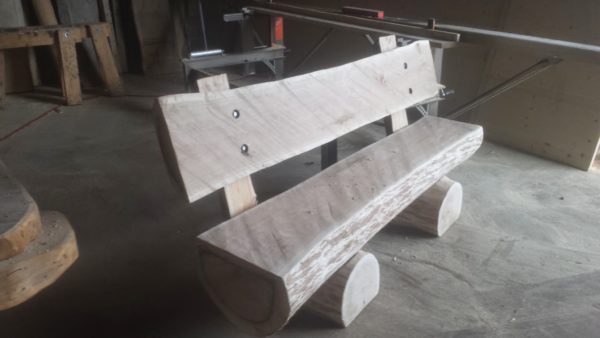 Banc avec dossier