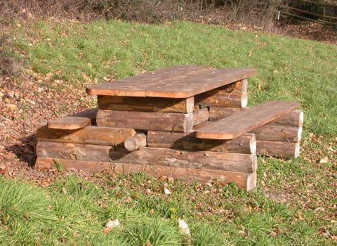 Table en bois réalisée par l'AGFORS